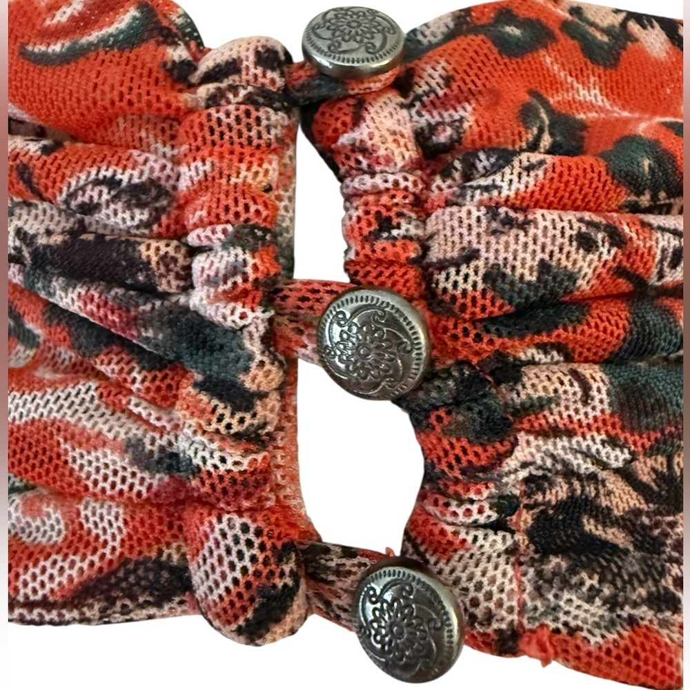 Free People All Dolled Up Top Red Combo Open Back Sheer Tie Cuffs Size Medium - Picture 8 of 13